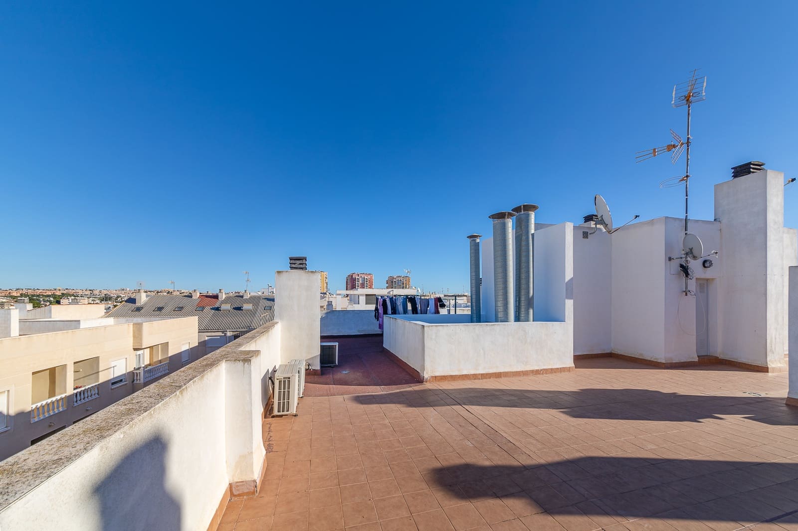 3 makuuhuone Ranta-asunto myytävänä paikassa Torrevieja - 209 000 € (Ref: 9158686)