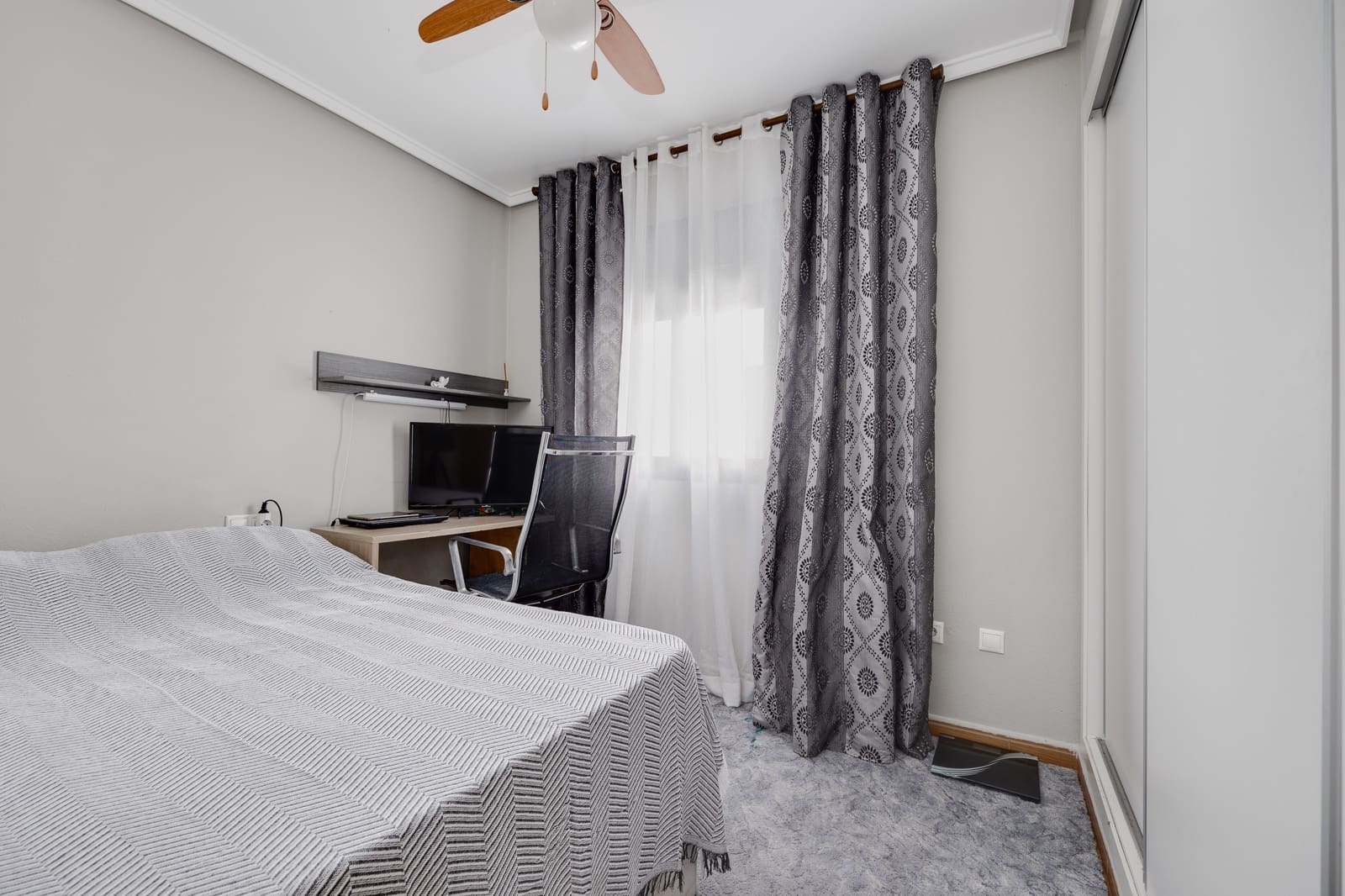 3 makuuhuone Ranta-asunto myytävänä paikassa Torrevieja - 209 000 € (Ref: 9158686)