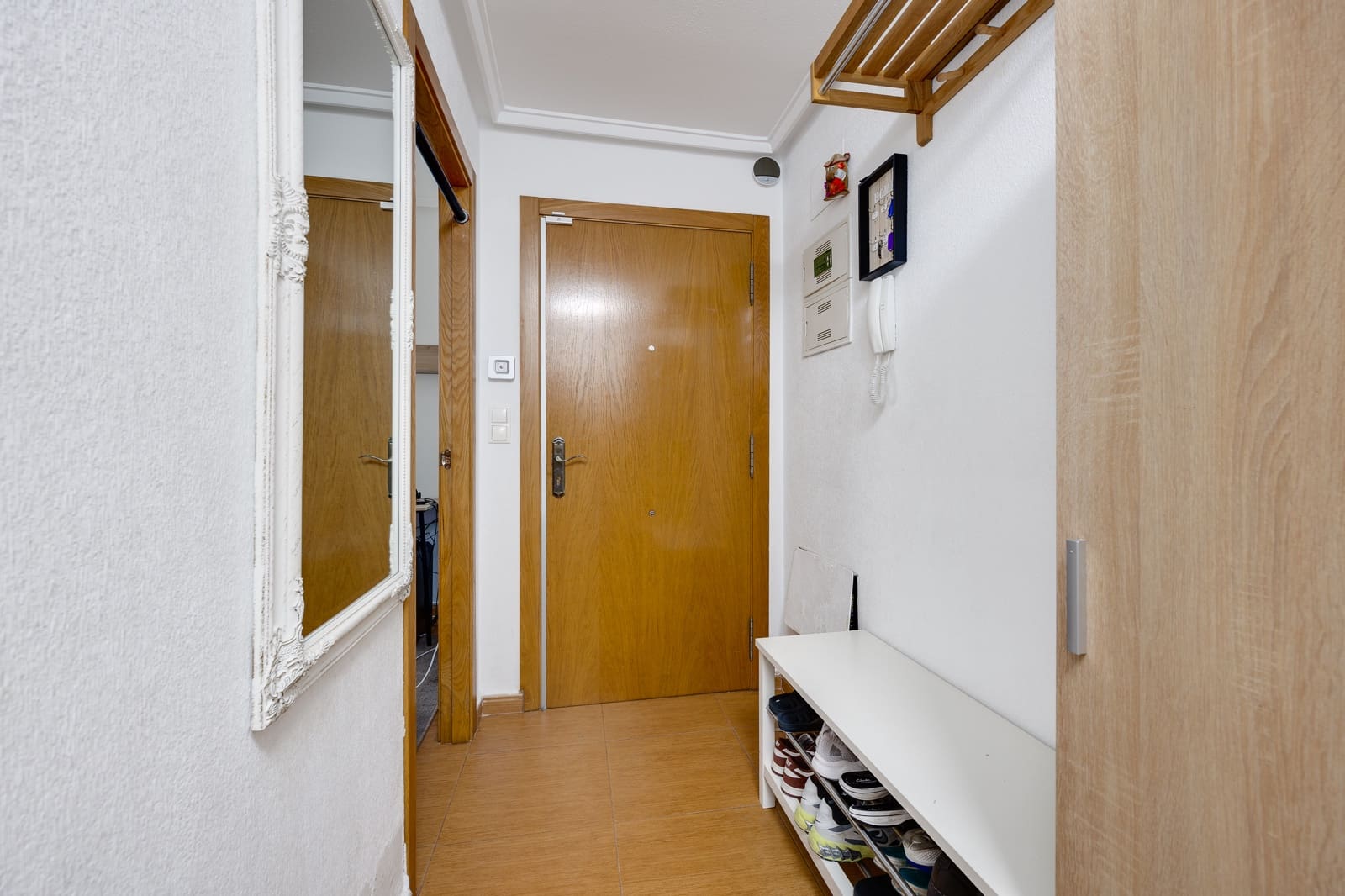 3 makuuhuone Ranta-asunto myytävänä paikassa Torrevieja - 209 000 € (Ref: 9158686)