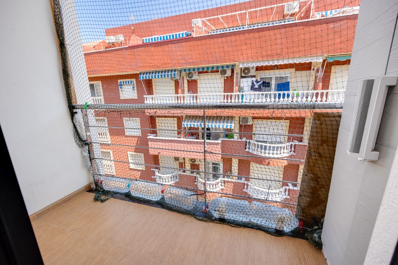3 makuuhuone Ranta-asunto myytävänä paikassa Torrevieja - 209 000 € (Ref: 9158686)