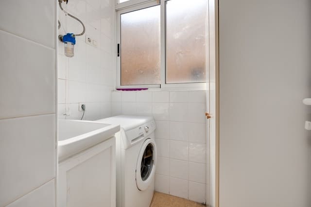 3 soveværelse Lejlighed til salg i Jacarilla med swimmingpool - € 119.000 (Ref: 9172362)