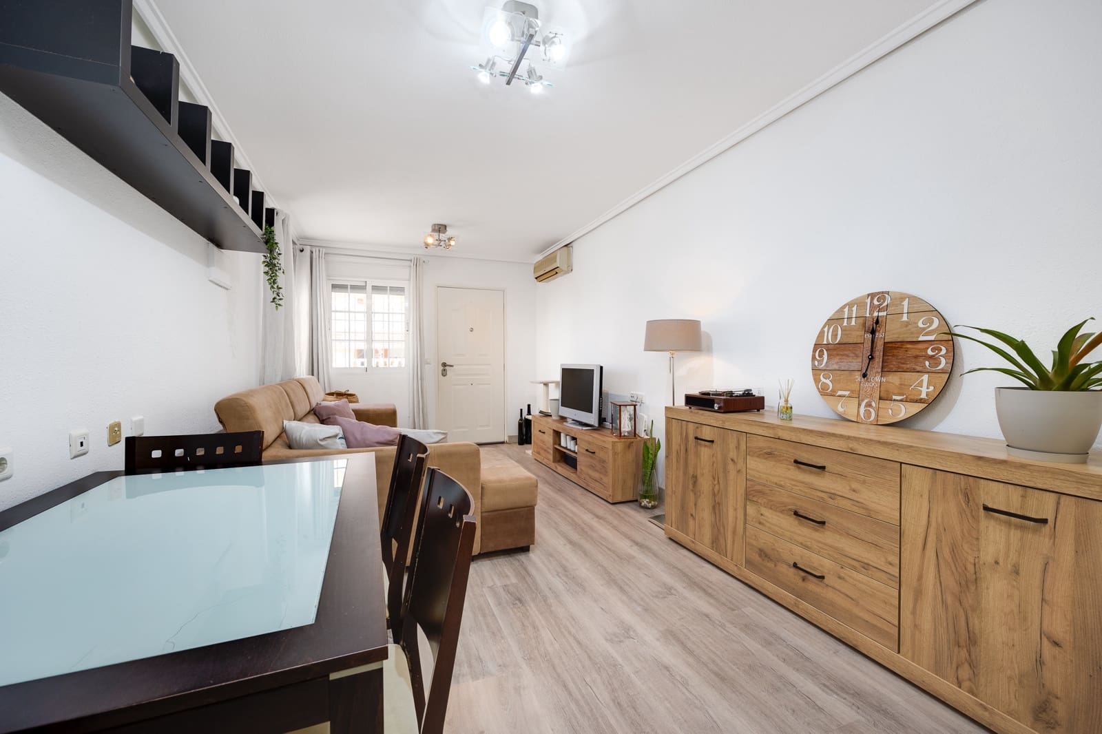 2 makuuhuone Huoneisto myytävänä paikassa Torrevieja - 137 000 € (Ref: 9272828)