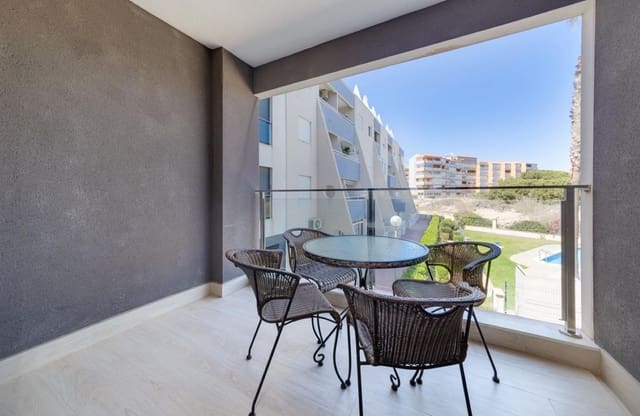 2 makuuhuone Ranta-asunto myytävänä paikassa Torrevieja - 249 900 € (Ref: 9307066)