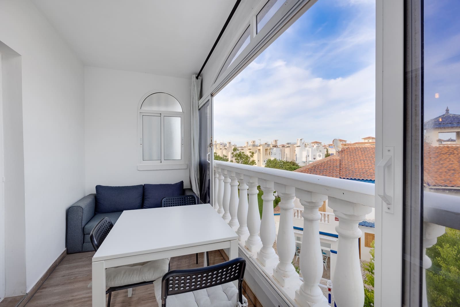 1 soveværelse Studio til salg i Torrevieja med swimmingpool - € 124.900 (Ref: 9376415)