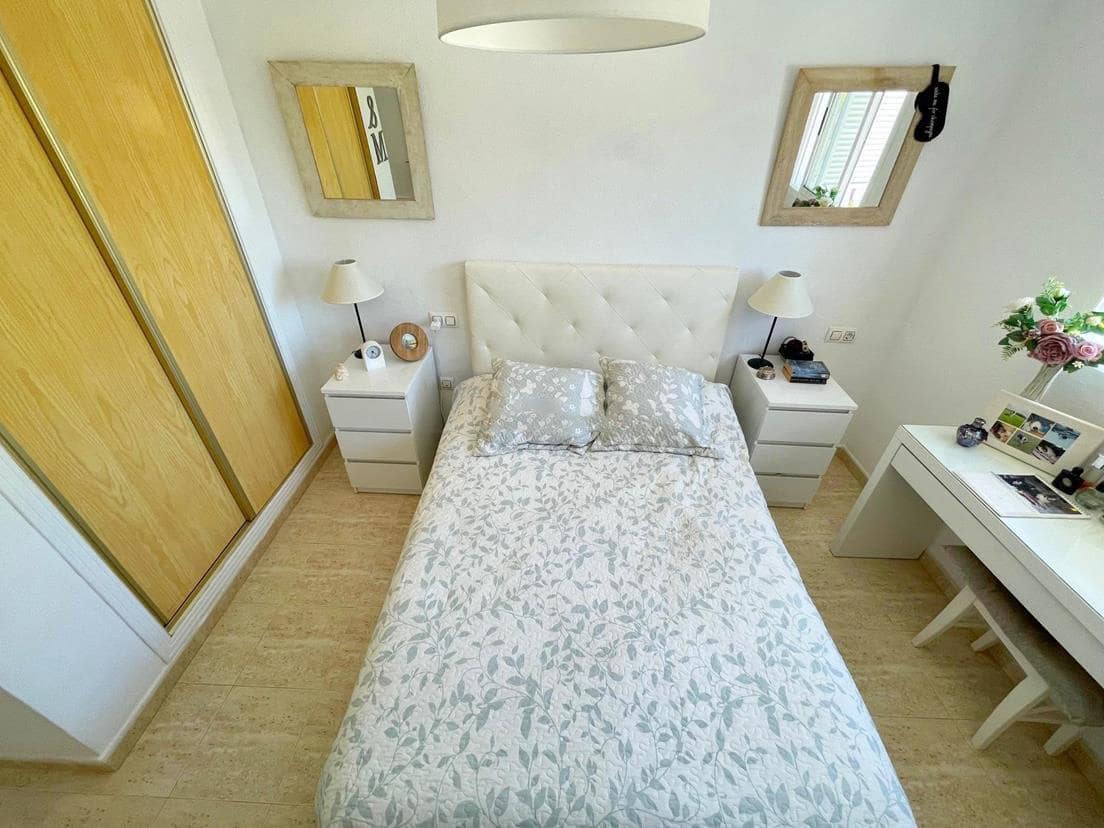 1 quarto Apartamento para venda em Orihuela Costa com piscina - 160 000 € (Ref: 9548911)
