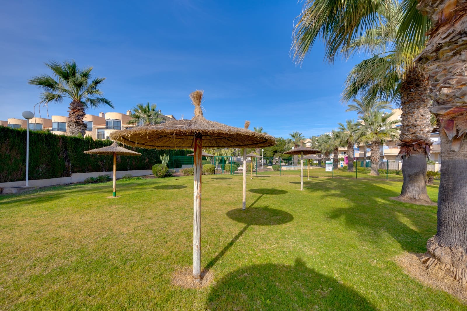Beach Apartment for sale in Orihuela Costa - € 229,000 (Ref: 9620730)