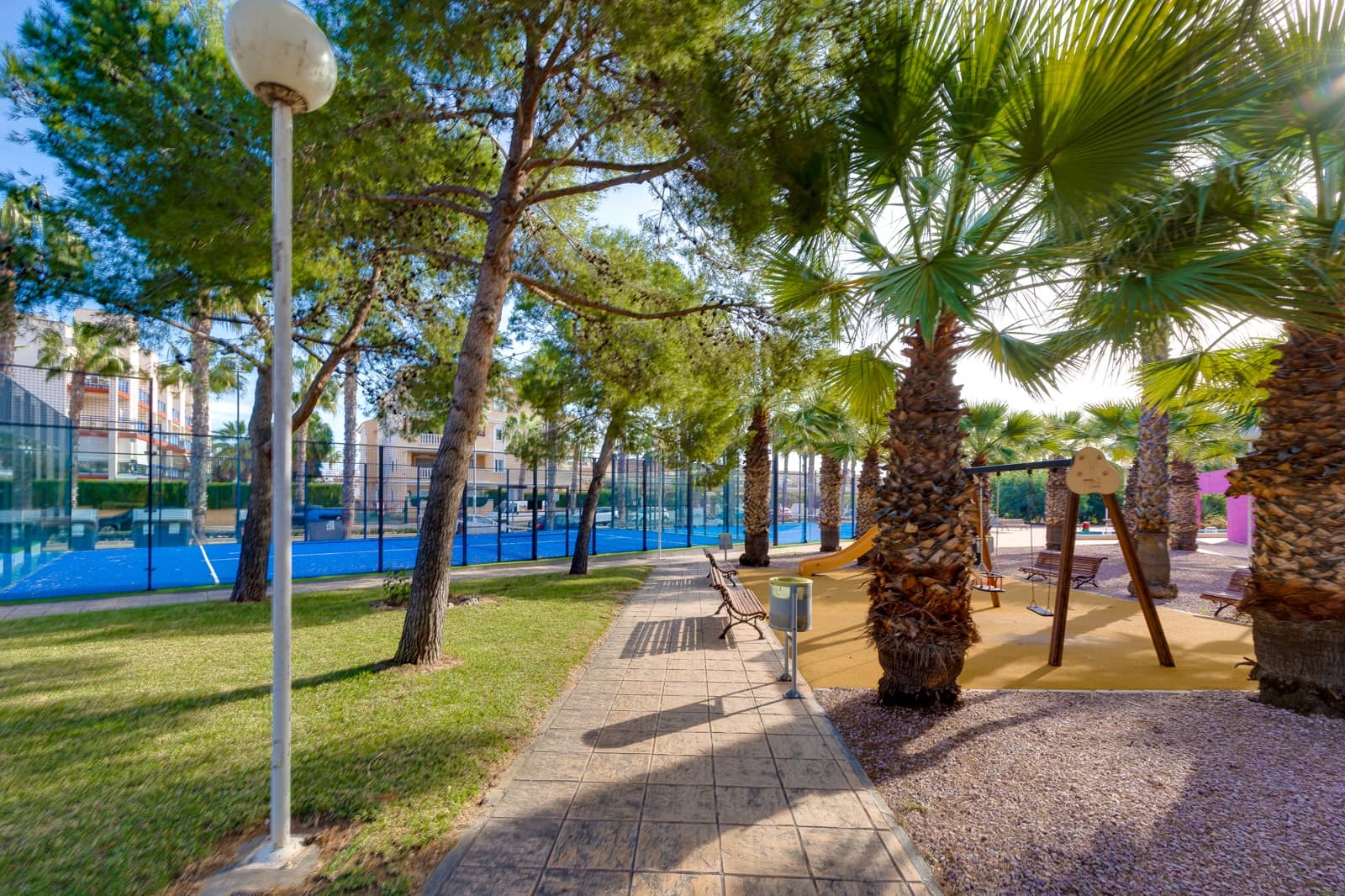 Beach Apartment for sale in Orihuela Costa - € 229,000 (Ref: 9620730)