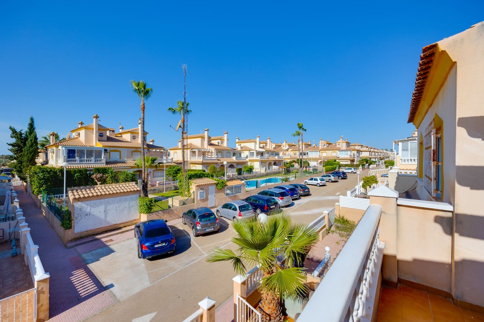 3 quarto Casa em Banda para venda em Orihuela Costa com piscina - 189 000 € (Ref: 9726197)