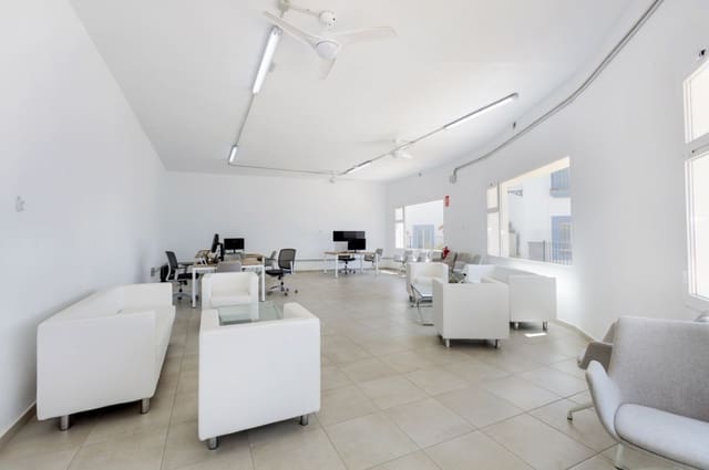 3 bedroom Apartment for sale in Benahavís with pool garage - € 599,000 (Ref: 10005195)