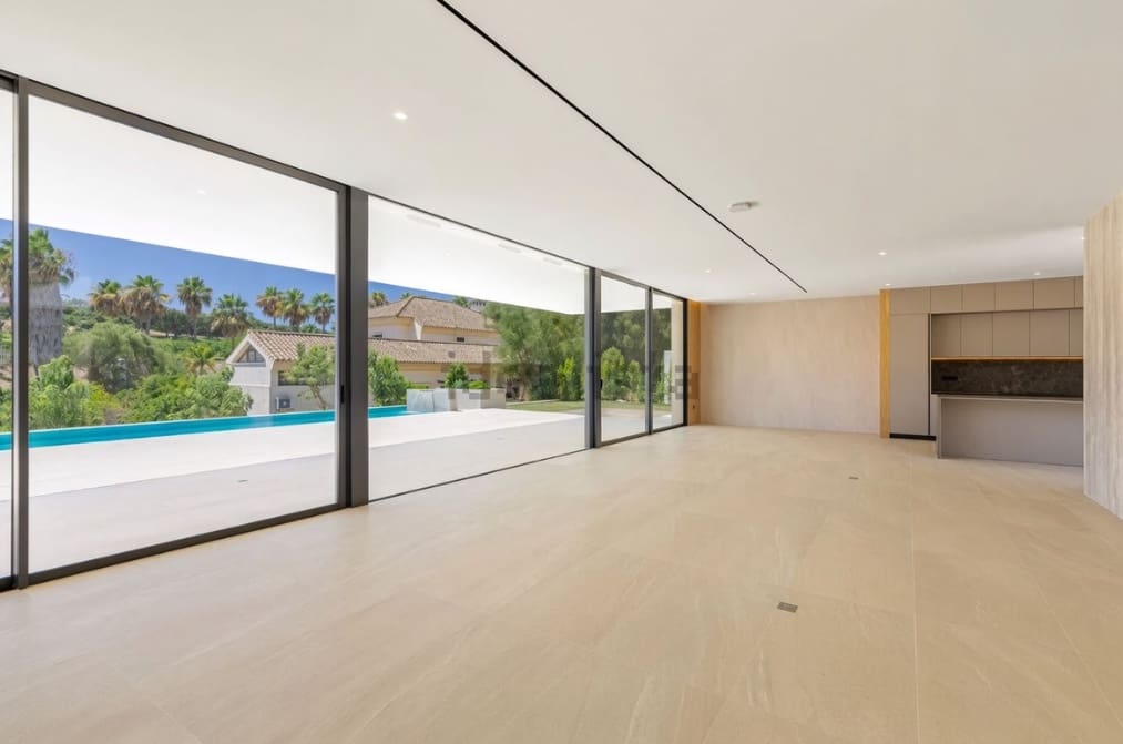 4 sypialnia Willa na sprzedaż w Sotogrande z basenem garażem - 2 490 000 € (Ref: 10012938)