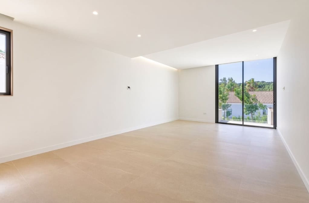 4 sypialnia Willa na sprzedaż w Sotogrande z basenem garażem - 2 490 000 € (Ref: 10012938)