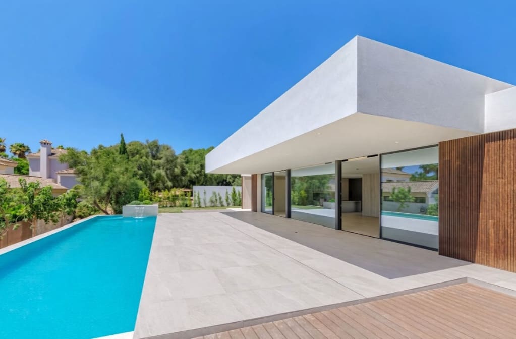 4 sypialnia Willa na sprzedaż w Sotogrande z basenem garażem - 2 490 000 € (Ref: 10012938)