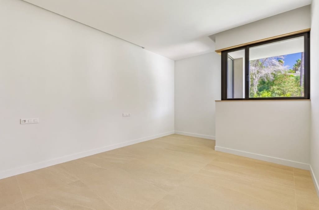 4 sypialnia Willa na sprzedaż w Sotogrande z basenem garażem - 2 490 000 € (Ref: 10012938)