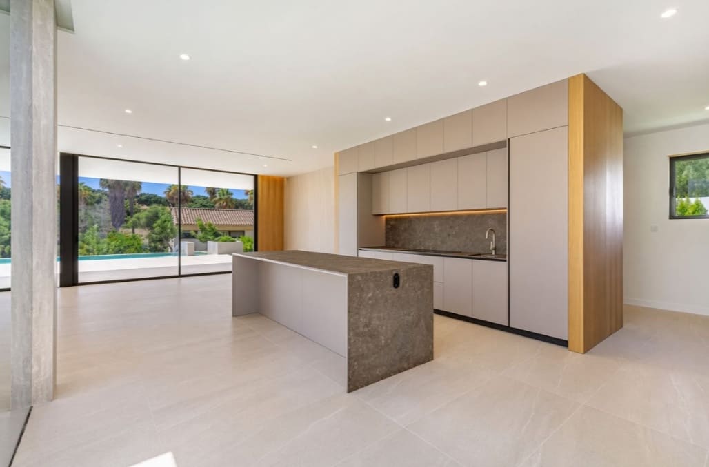 4 sypialnia Willa na sprzedaż w Sotogrande z basenem garażem - 2 490 000 € (Ref: 10012938)