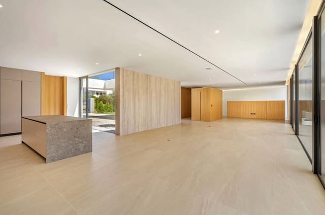 4 sypialnia Willa na sprzedaż w Sotogrande, San Roque z basenem garażem - 2 490 000 € (Ref: 10012938)