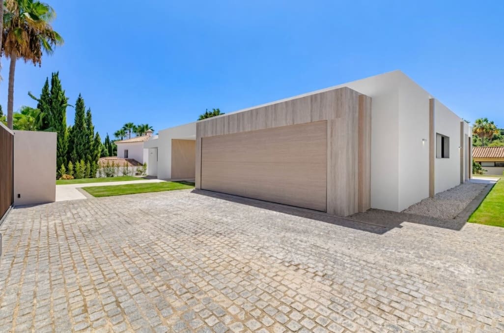 4 sypialnia Willa na sprzedaż w Sotogrande z basenem garażem - 2 490 000 € (Ref: 10012938)