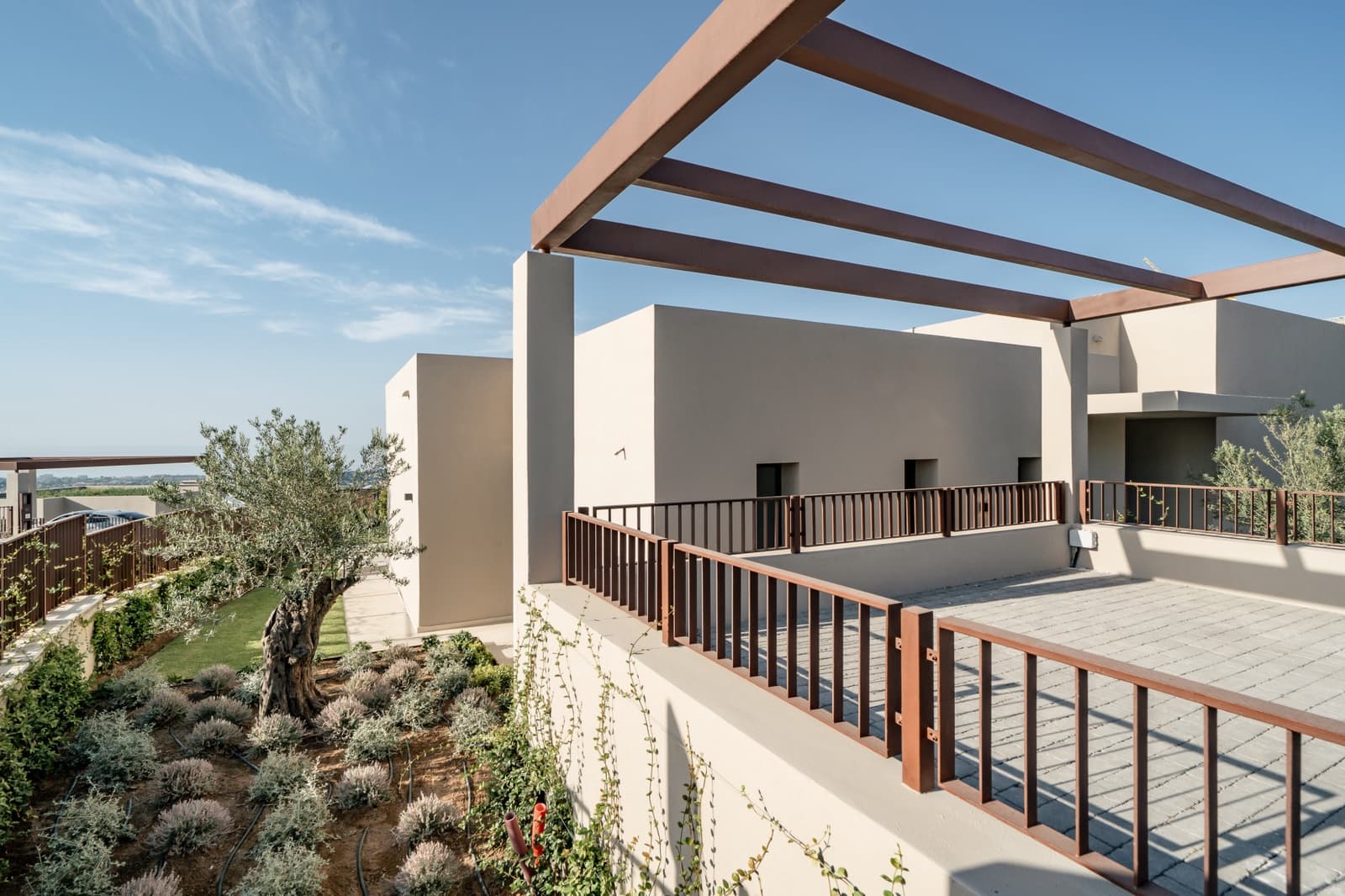 3 bedroom Villa for sale in Benahavis with pool garage - € 2,200,000 (Ref: 10015154)