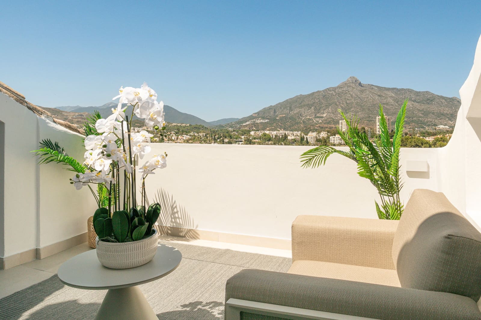 3 quarto Penthouse para venda em Marbella com piscina garagem - 1 375 000 € (Ref: 10018310)