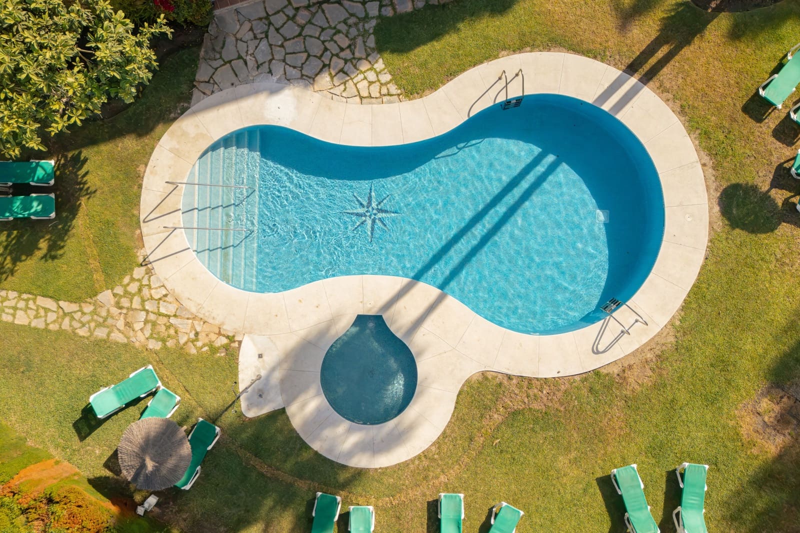 3 quarto Penthouse para venda em Marbella com piscina garagem - 1 375 000 € (Ref: 10018310)