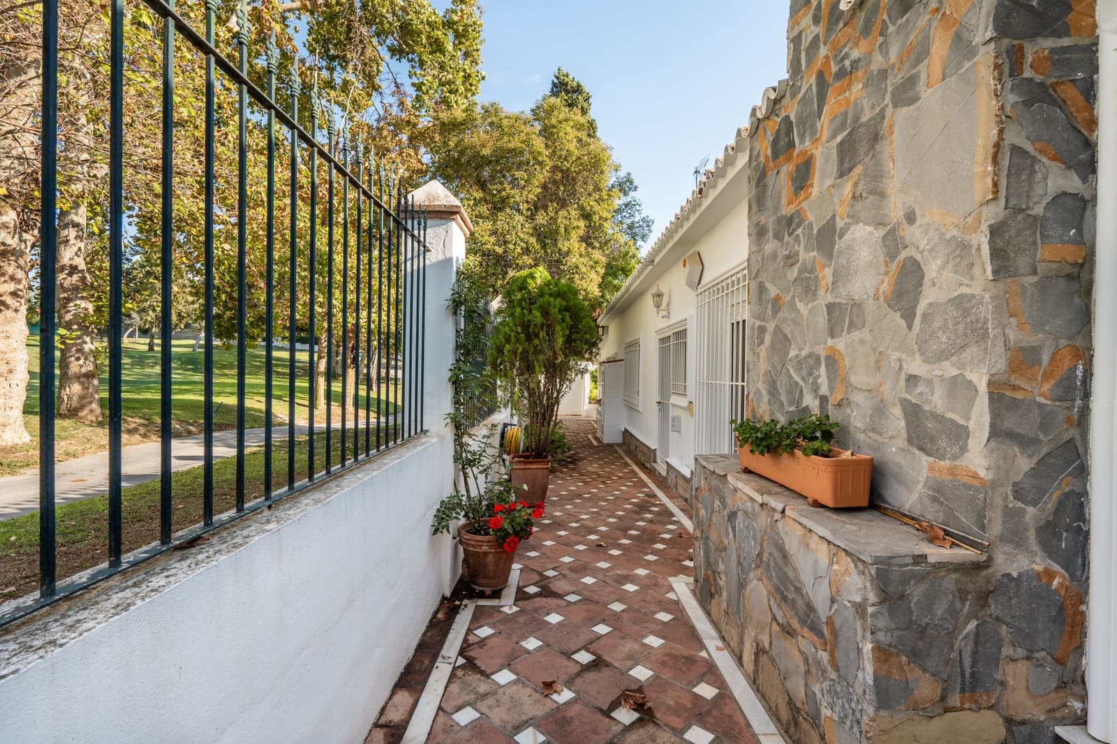 3 slaapkamer Villa te koop in Marbella met zwembad garage - € 1.490.000 (Ref: 10025206)