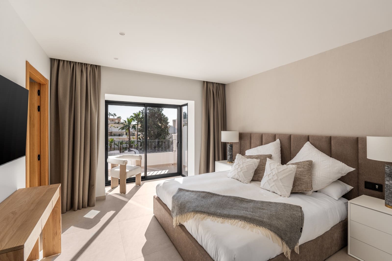 3 sypialnia Penthouse na sprzedaż w Marbella z basenem - 1 250 000 € (Ref: 10025208)