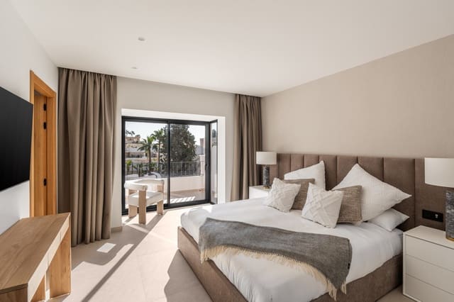 3 sypialnia Penthouse na sprzedaż w Marbella z basenem - 1 250 000 € (Ref: 10025208)