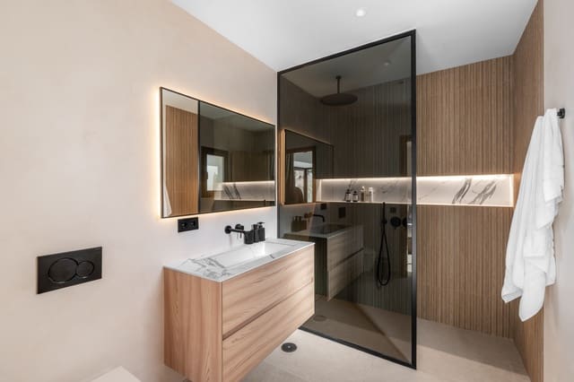 3 sypialnia Penthouse na sprzedaż w Marbella z basenem - 1 250 000 € (Ref: 10025208)