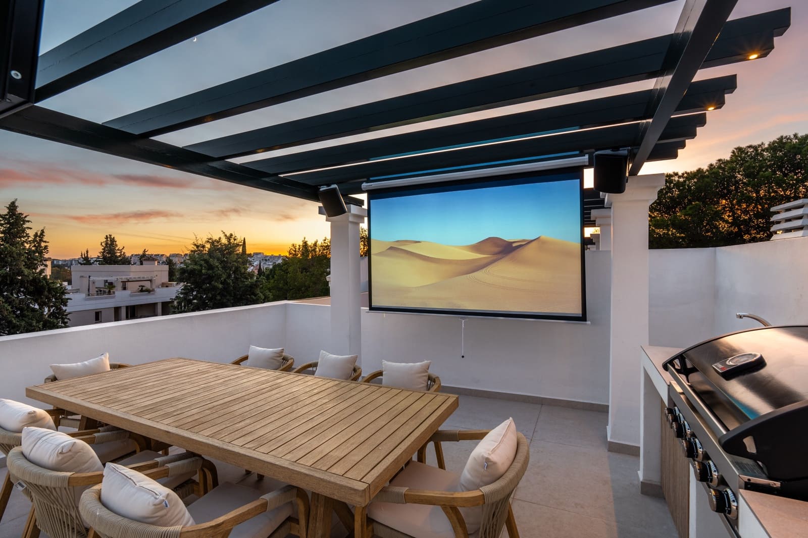 3 sypialnia Penthouse na sprzedaż w Marbella z basenem - 1 250 000 € (Ref: 10025208)