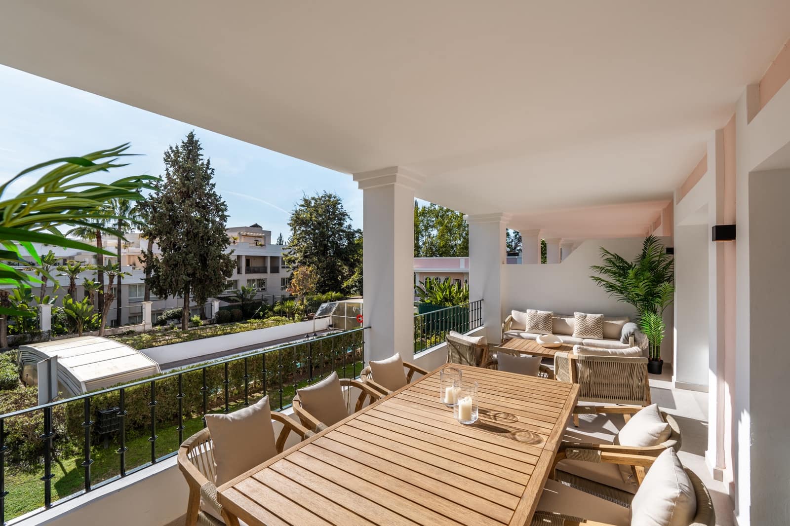 3 sypialnia Penthouse na sprzedaż w Marbella z basenem - 1 250 000 € (Ref: 10025208)