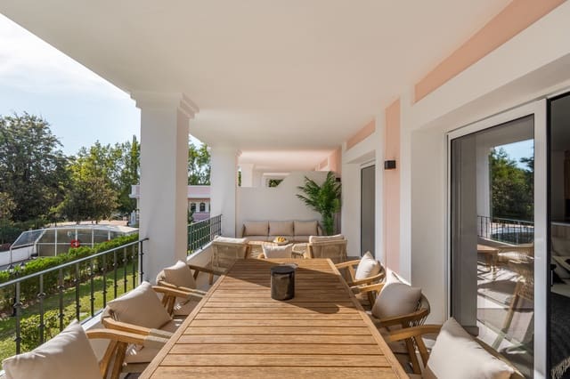 3 sypialnia Penthouse na sprzedaż w Marbella z basenem - 1 250 000 € (Ref: 10025208)
