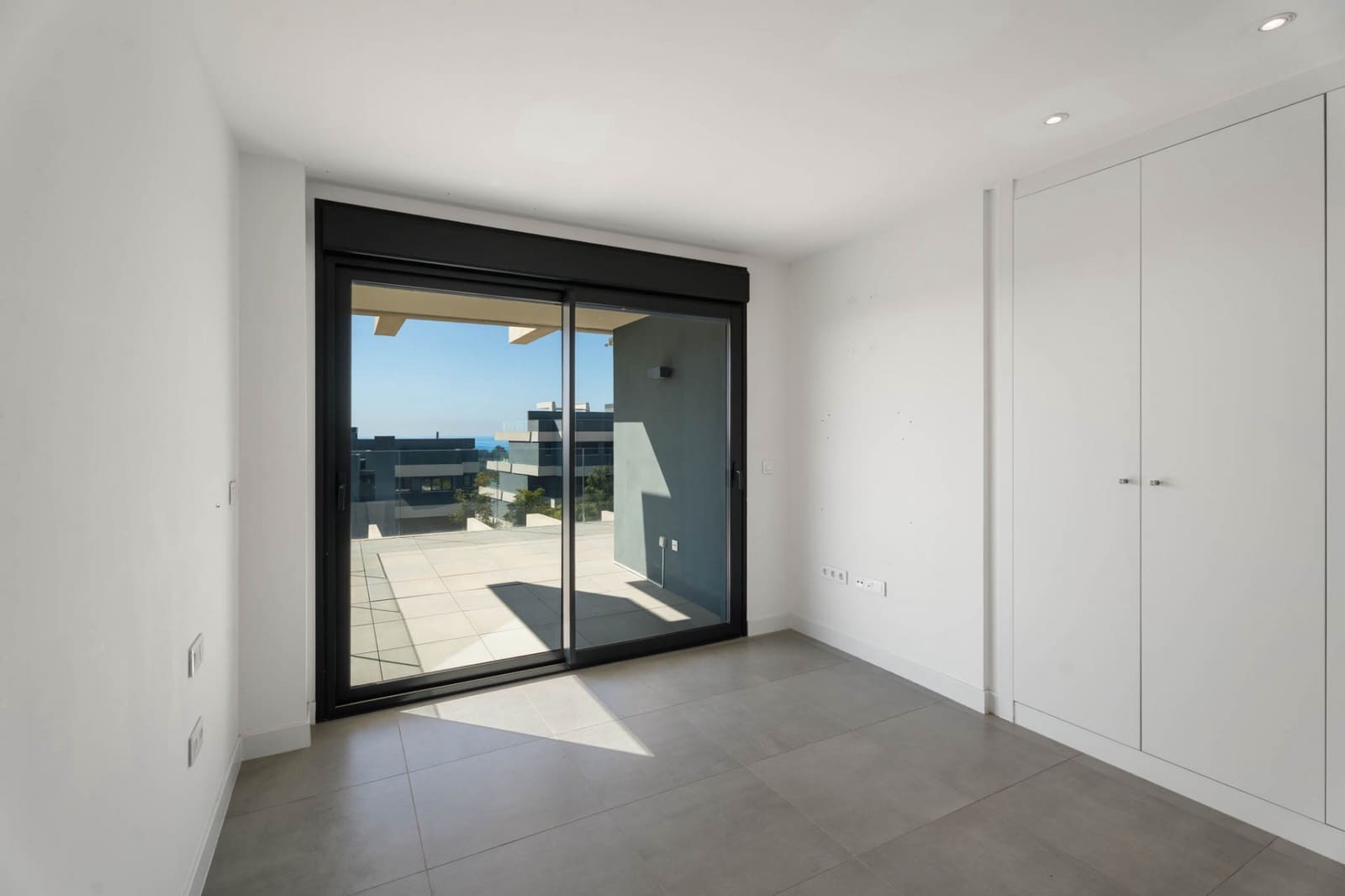 3 quarto Penthouse para venda em New Golden Mile com piscina - 695 000 € (Ref: 10025209)