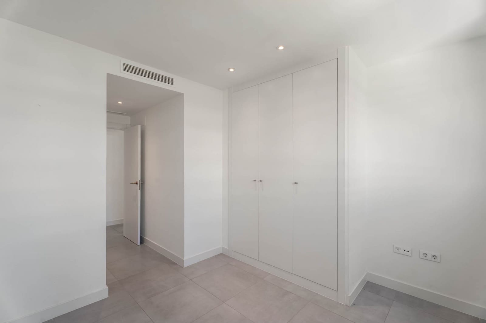 3 quarto Penthouse para venda em New Golden Mile com piscina - 695 000 € (Ref: 10025209)