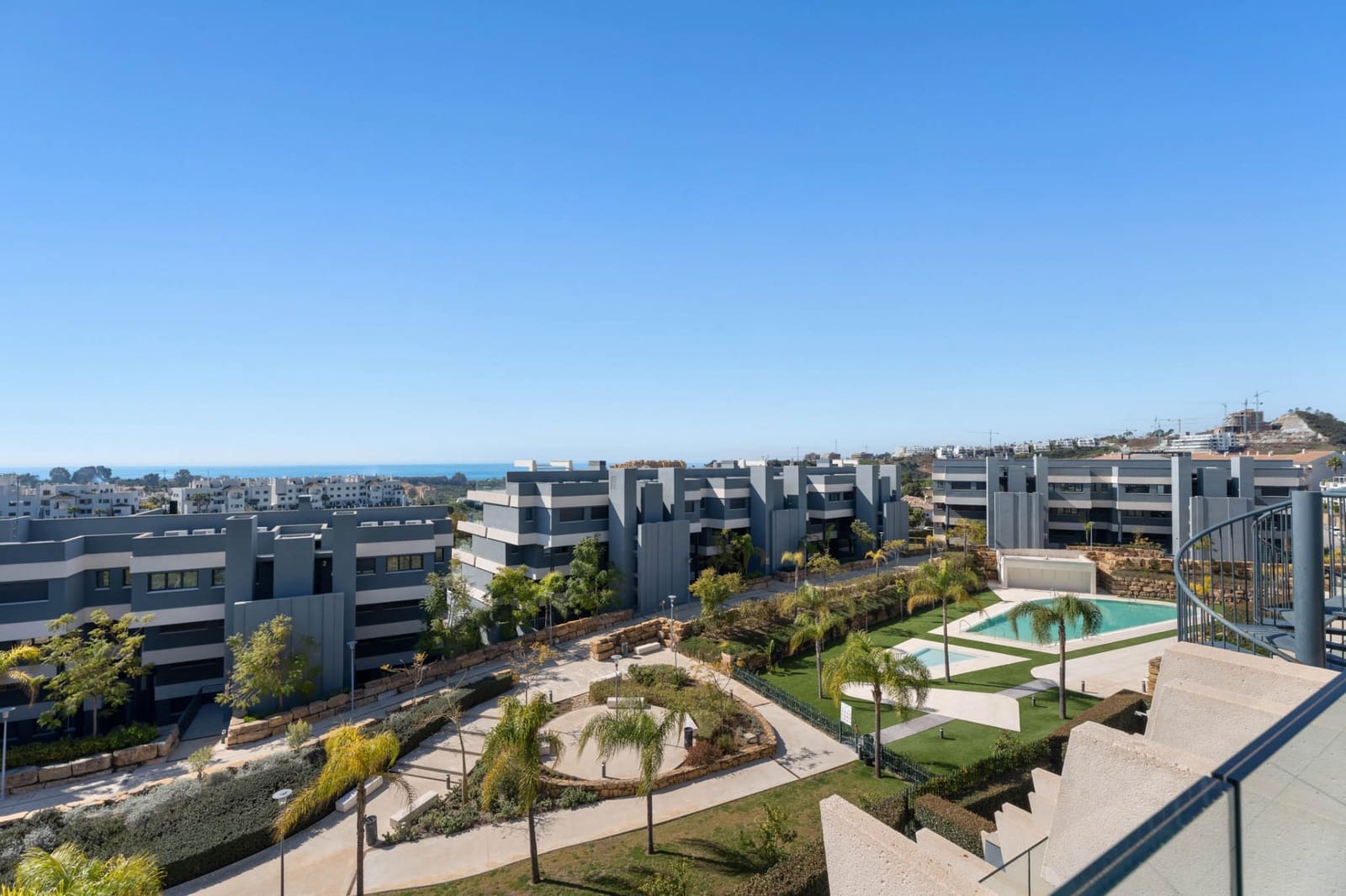 3 quarto Penthouse para venda em New Golden Mile com piscina - 695 000 € (Ref: 10025209)