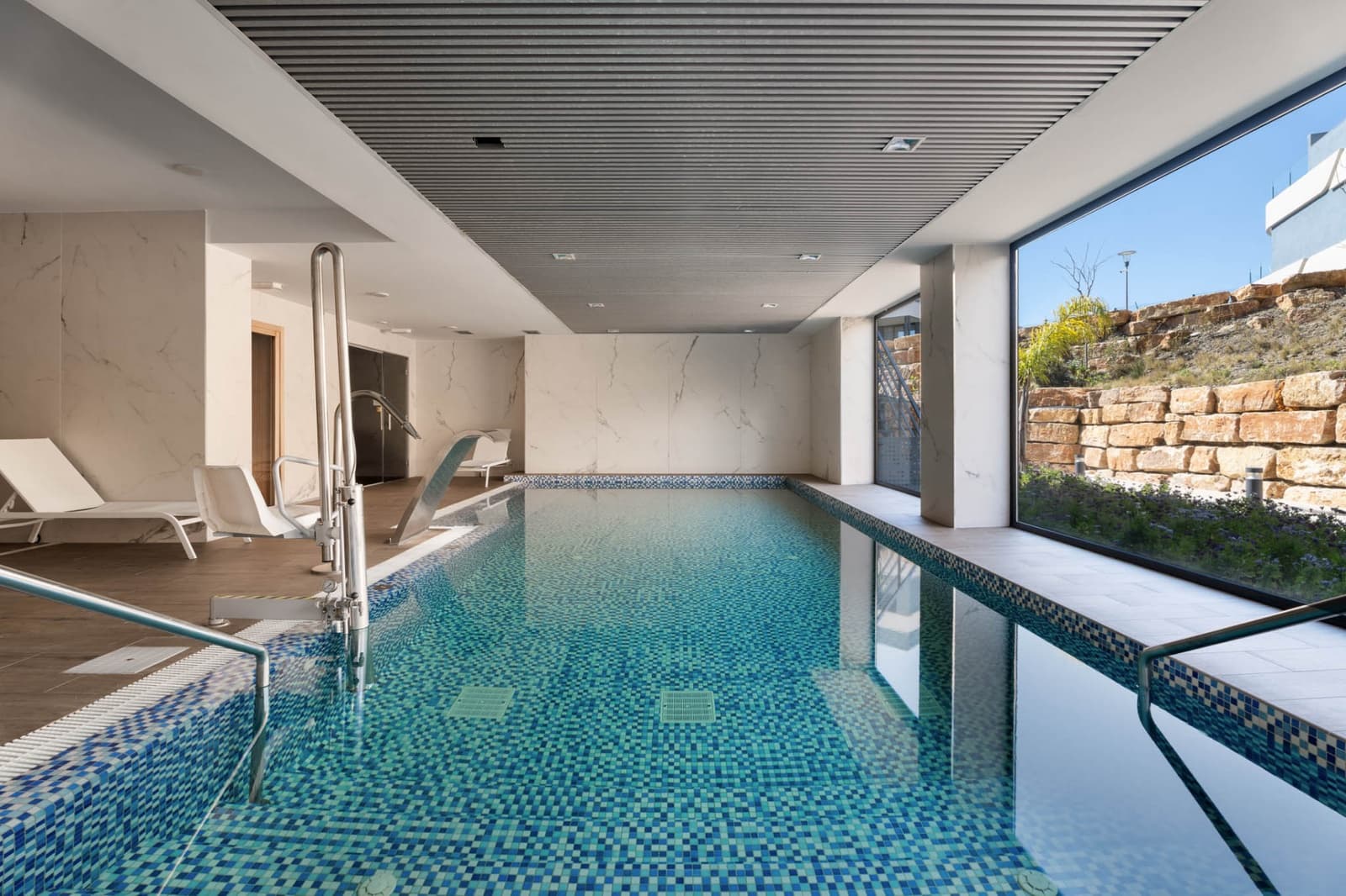 3 quarto Penthouse para venda em New Golden Mile com piscina - 695 000 € (Ref: 10025209)