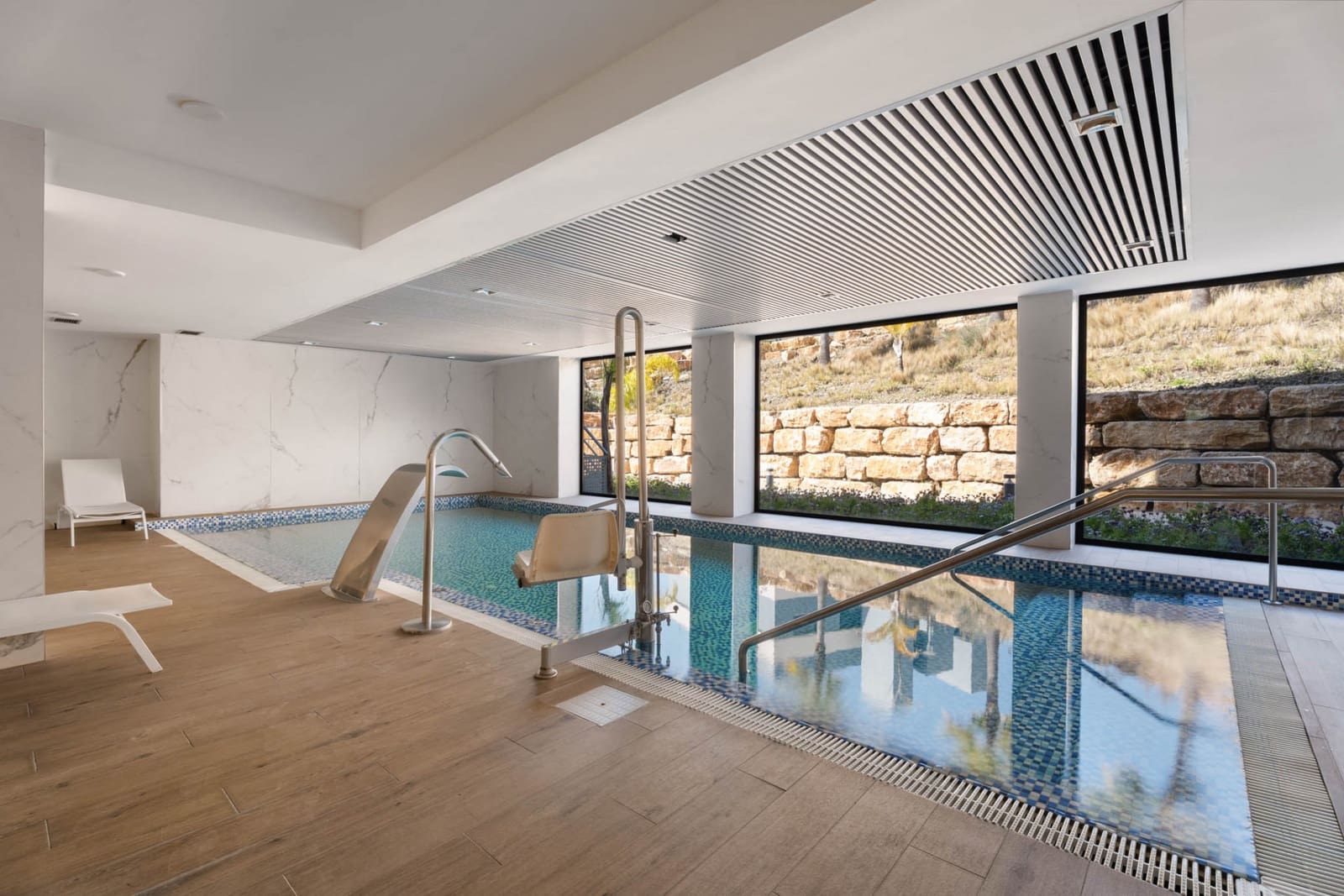 3 quarto Penthouse para venda em New Golden Mile com piscina - 695 000 € (Ref: 10025209)
