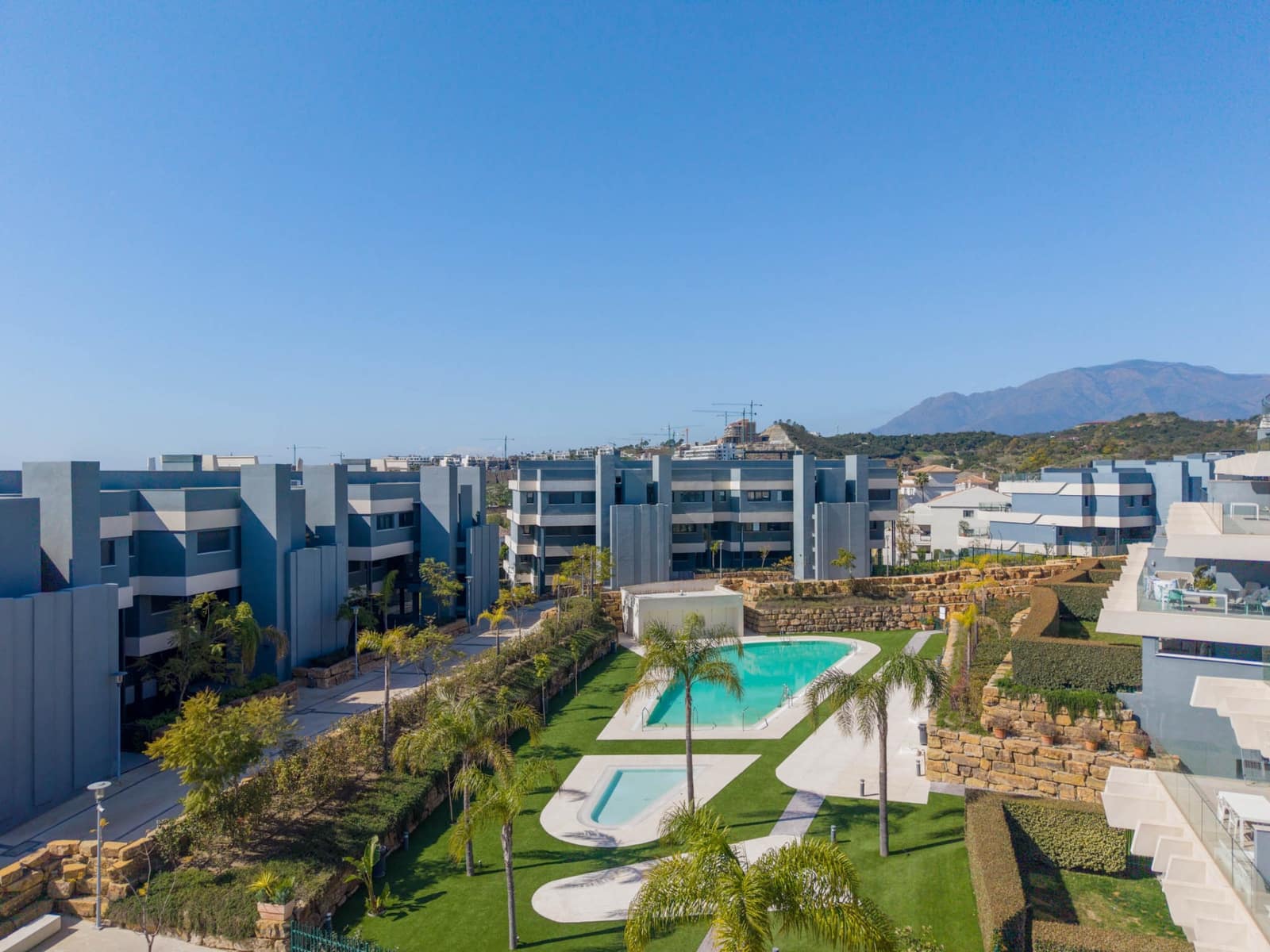 3 quarto Penthouse para venda em New Golden Mile com piscina - 695 000 € (Ref: 10025209)