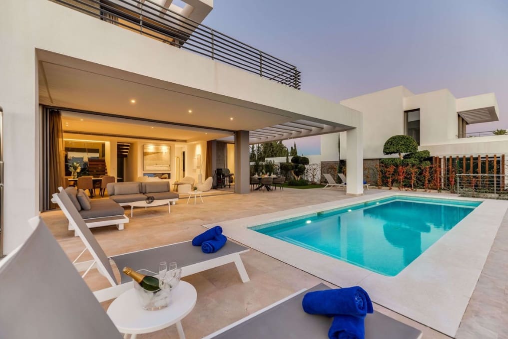 3 soveværelse Villa til salg i Cancelada med swimmingpool garage - € 2.450.000 (Ref: 10026918)