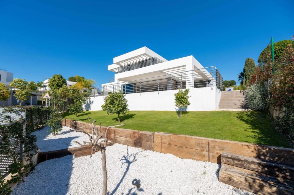 3 soveværelse Villa til salg i Cancelada med swimmingpool garage - € 2.450.000 (Ref: 10026918)