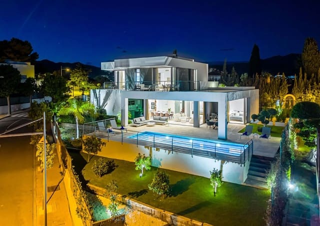 3 slaapkamer Villa te koop in Cancelada, Estepona met zwembad garage - € 2.450.000 (Ref: 10026918)