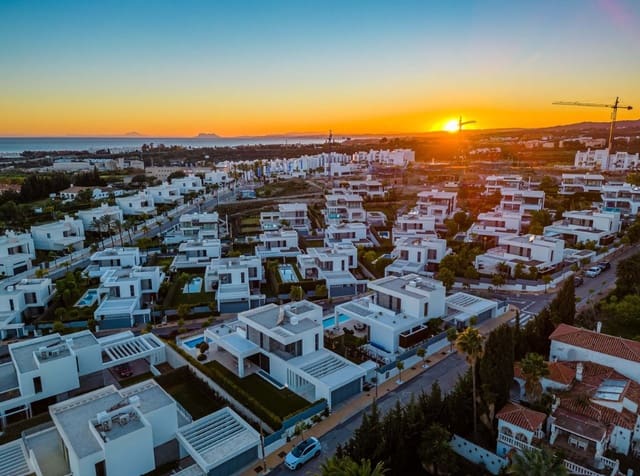 3 slaapkamer Villa te koop in Cancelada, Estepona met zwembad garage - € 2.450.000 (Ref: 10026918)