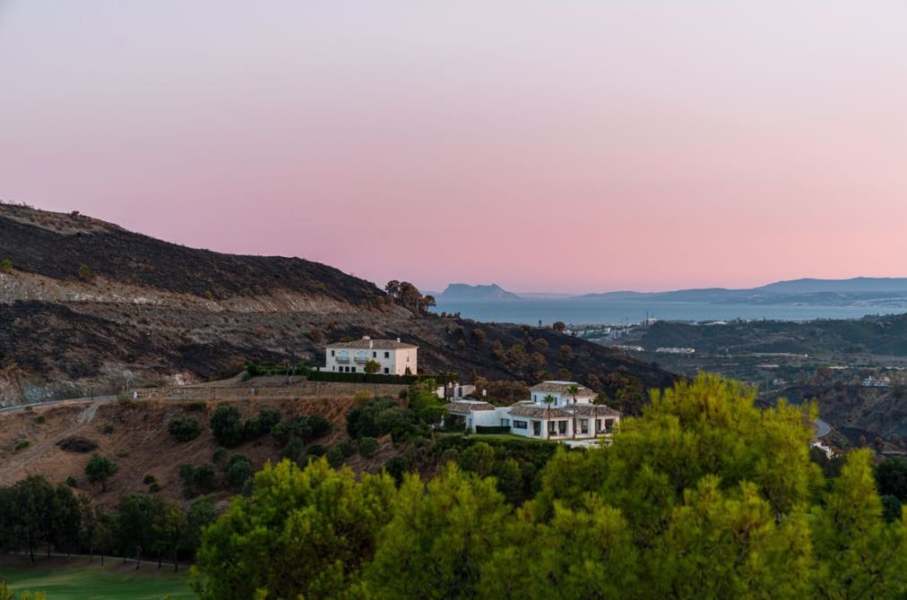 5 bedroom Villa for sale in Marbella with pool garage - € 4,750,000 (Ref: 10035001)