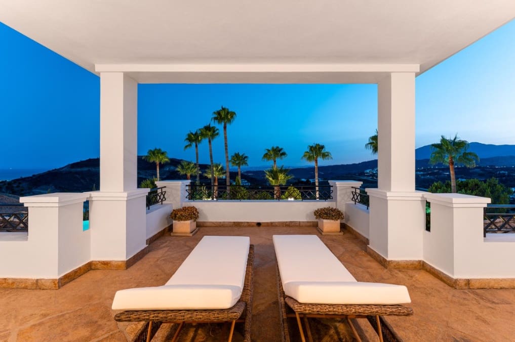 5 bedroom Villa for sale in Marbella with pool garage - € 4,750,000 (Ref: 10035001)