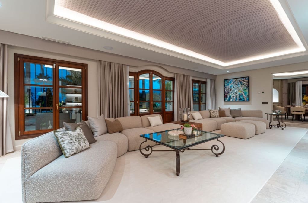 5 bedroom Villa for sale in Marbella with pool garage - € 4,750,000 (Ref: 10035001)