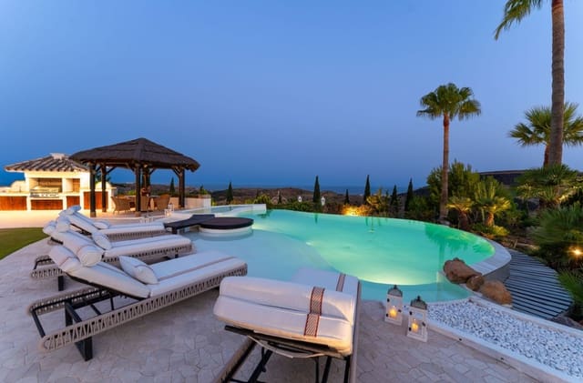 5 bedroom Villa for sale in Marbella with pool garage - € 4,750,000 (Ref: 10035001)