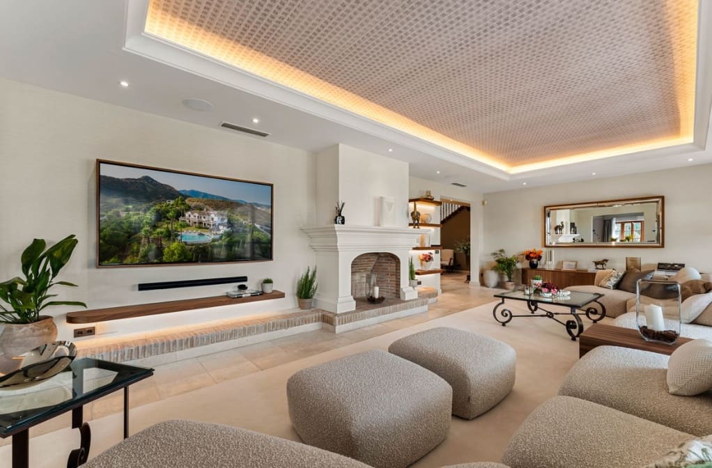 5 bedroom Villa for sale in Marbella with pool garage - € 4,750,000 (Ref: 10035001)