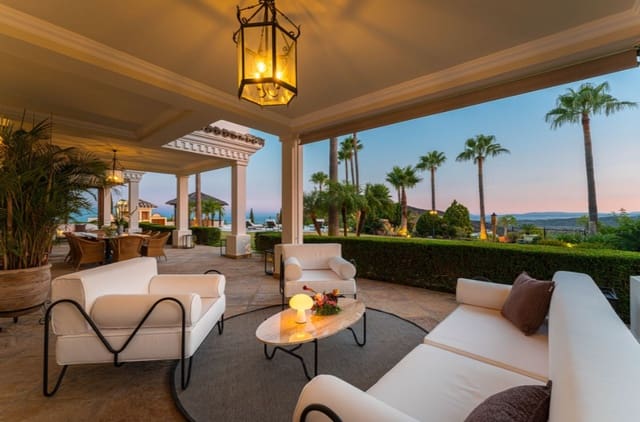 5 bedroom Villa for sale in Marbella with pool garage - € 4,750,000 (Ref: 10035001)