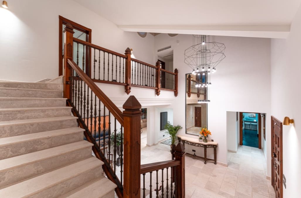 5 bedroom Villa for sale in Marbella with pool garage - € 4,750,000 (Ref: 10035001)