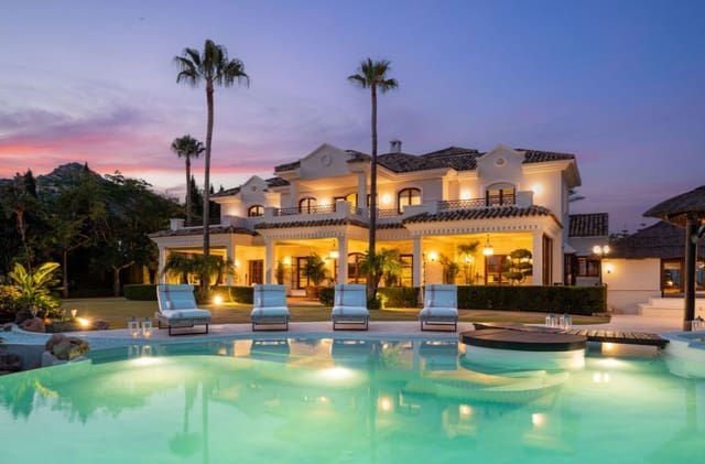 5 bedroom Villa for sale in Marbella with pool garage - € 4,750,000 (Ref: 10035001)