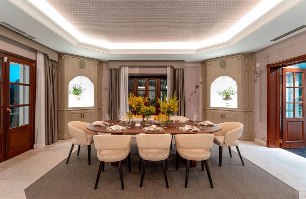 5 bedroom Villa for sale in Marbella with pool garage - € 4,750,000 (Ref: 10035001)