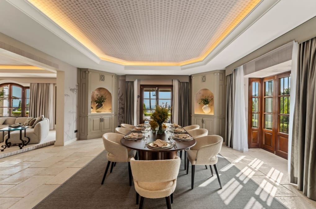 5 bedroom Villa for sale in Marbella with pool garage - € 4,750,000 (Ref: 10035001)